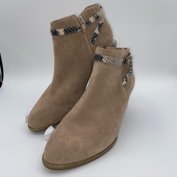 Vionic Upton Tan Suede Zip Ankle Boots Sz 8.5 Snakeskin Buckle Strap 3” Heel - Picture 10 of 11